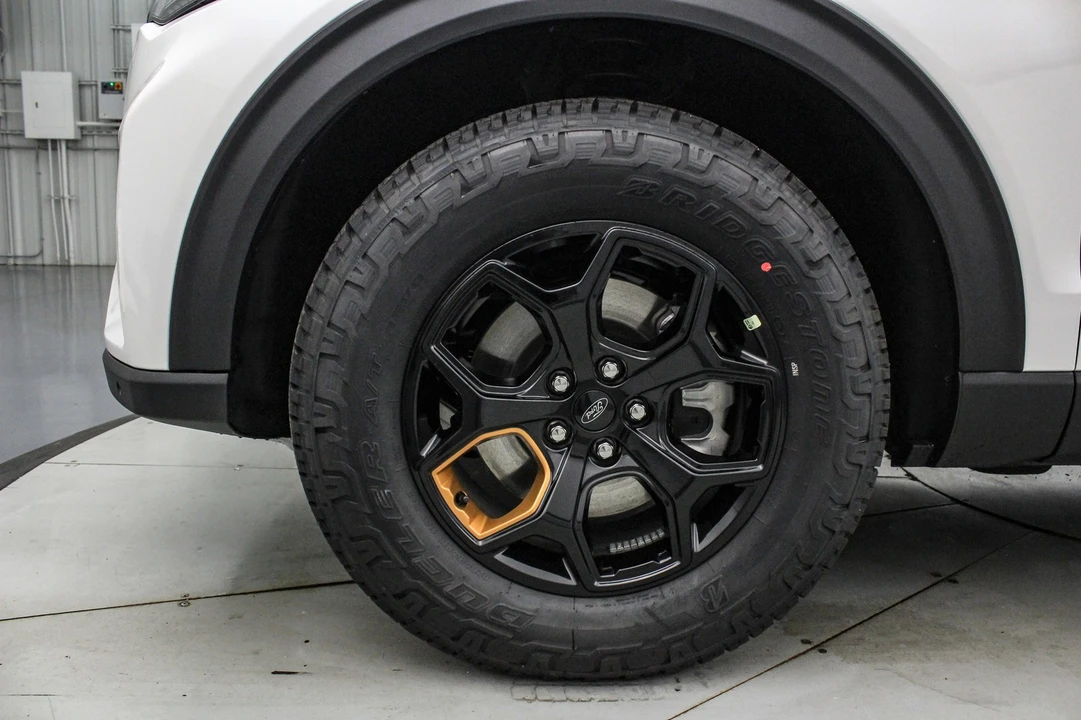 2026 Ford Explorer 6th Gen - Image 11 of 21