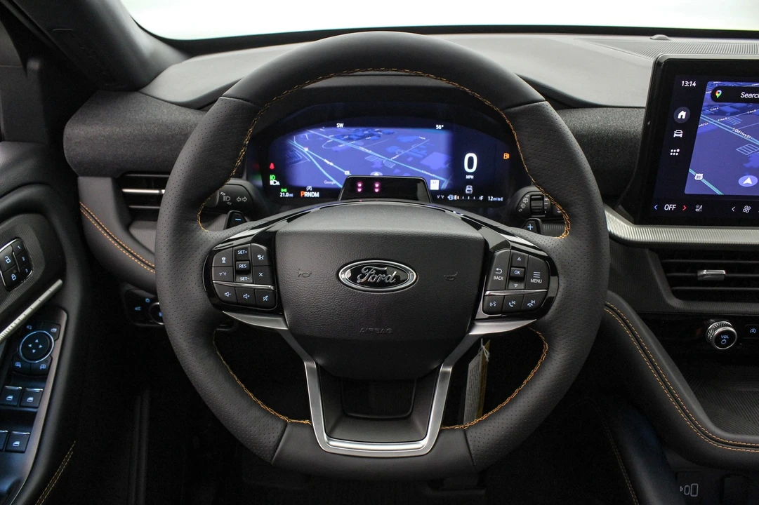 2026 Ford Explorer 6th Gen - Image 23 of 31
