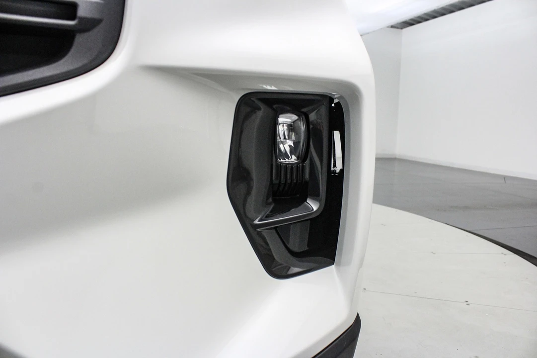 2026 Ford Explorer 6th Gen - Image 16 of 21