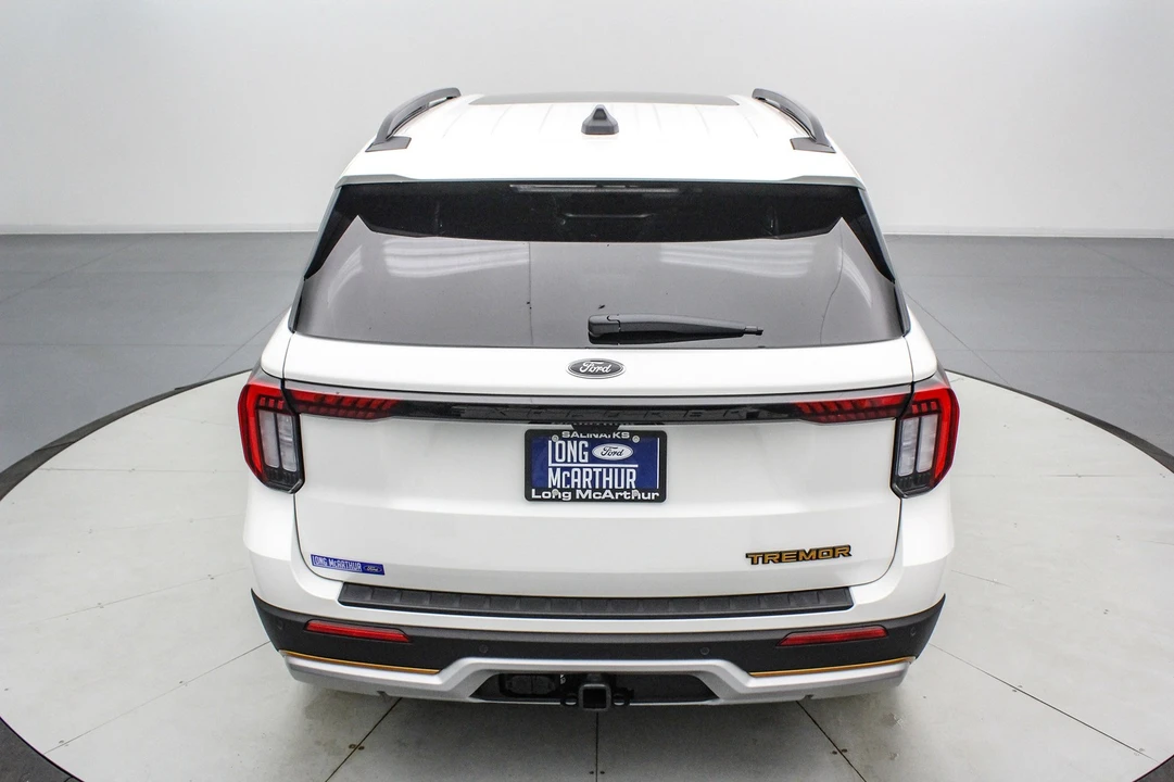 2026 Ford Explorer 6th Gen - Image 6 of 31