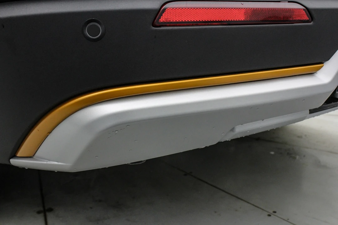 2026 Ford Explorer 6th Gen - Image 17 of 21