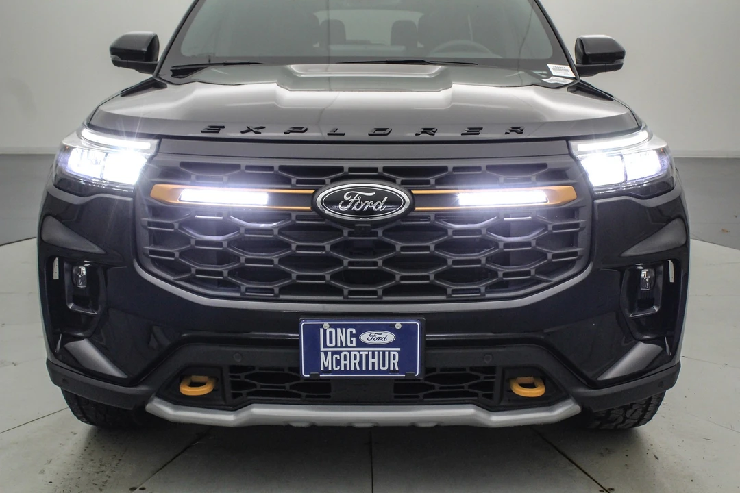 2026 Ford Explorer 6th Gen - Image 13 of 21