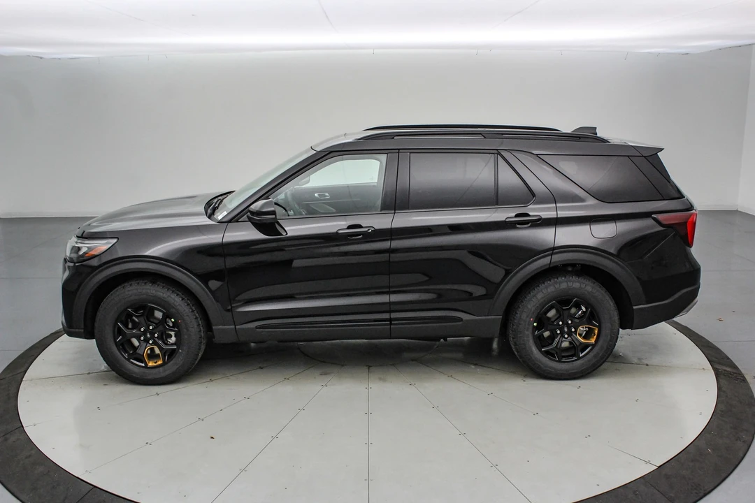 2026 Ford Explorer 6th Gen - Image 8 of 21