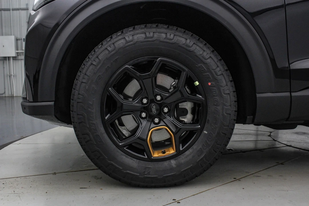 2026 Ford Explorer 6th Gen - Image 11 of 21