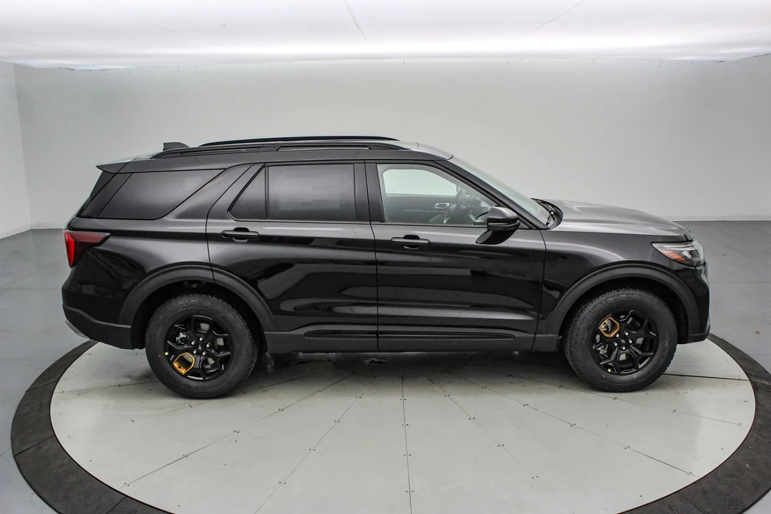 2026 Ford Explorer 6th Gen - Image 4 of 21