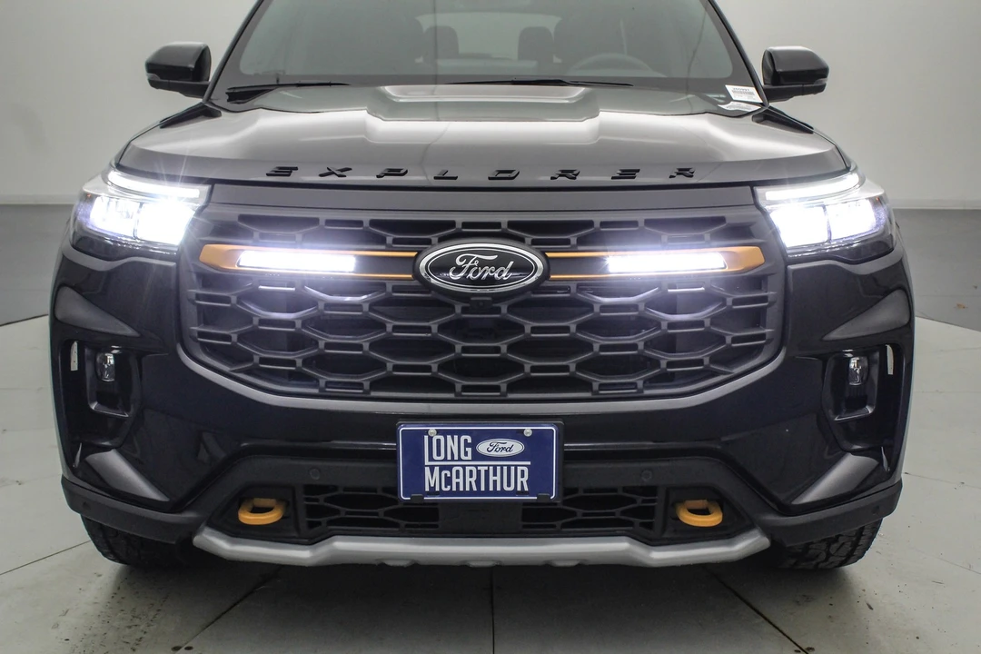 2026 Ford Explorer 6th Gen - Image 13 of 21