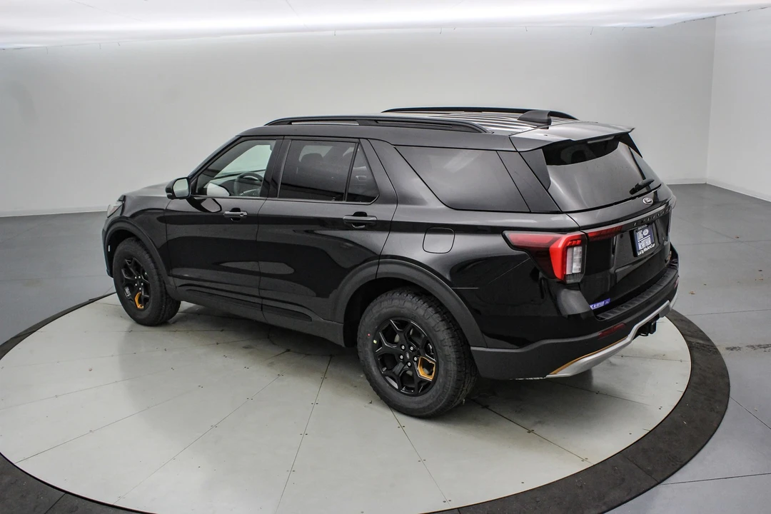 2026 Ford Explorer 6th Gen - Image 7 of 21