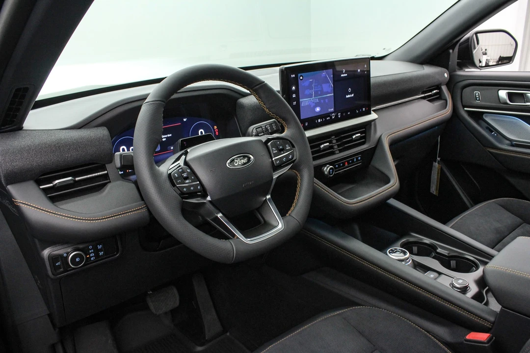 2026 Ford Explorer 6th Gen - Image 20 of 21