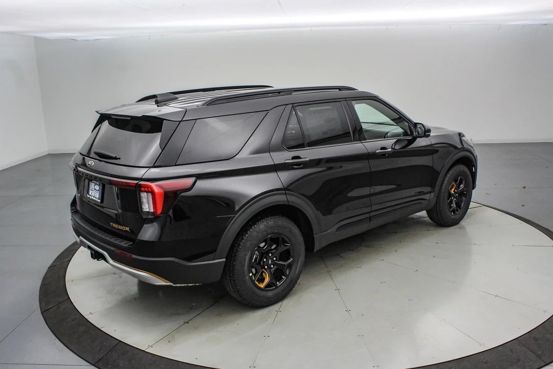 2026 Ford Explorer 6th Gen - Image 5 of 21