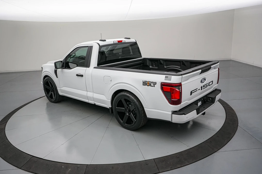 2026 Ford F-150 Lightning 14th Gen - Image 9 of 31