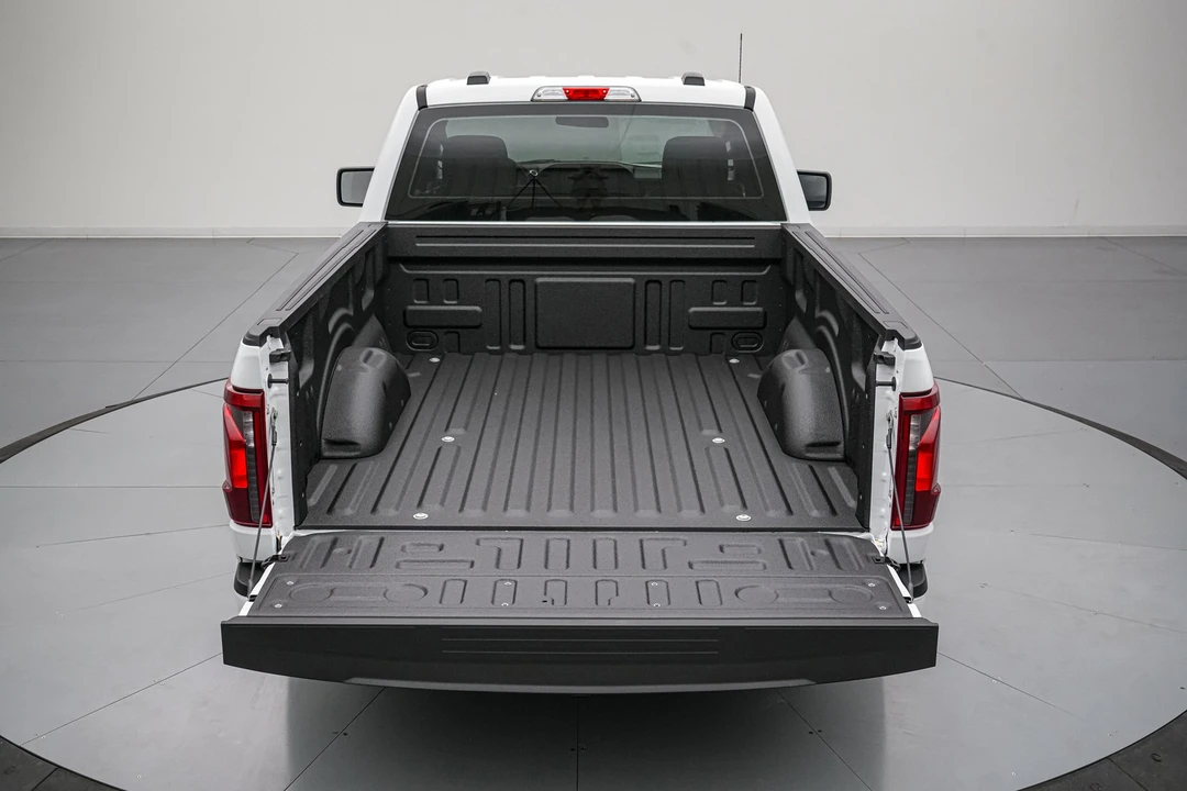 2026 Ford F-150 Lightning 14th Gen - Image 8 of 31