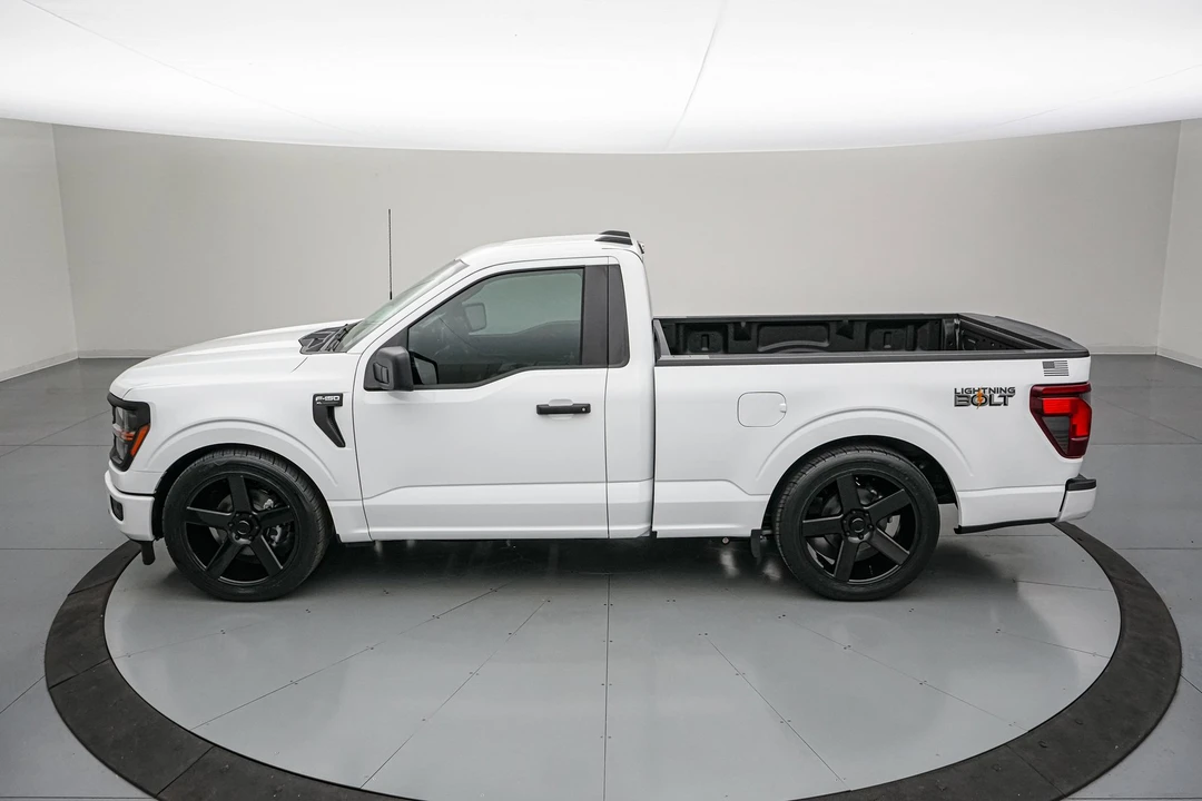 2026 Ford F-150 Lightning 14th Gen - Image 10 of 31