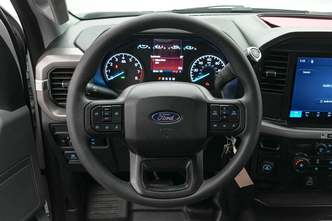 2026 Ford F-150 Lightning 14th Gen - Image 26 of 31