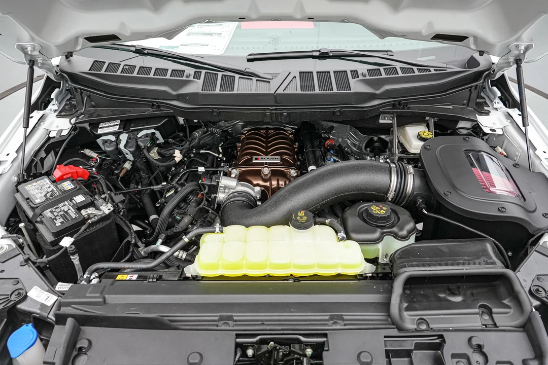 2026 Ford F-150 Lightning 14th Gen - Image 14 of 31