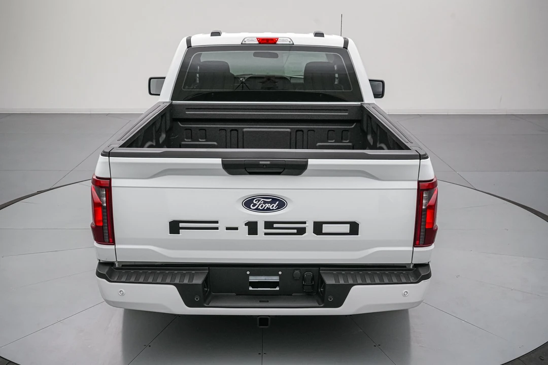 2026 Ford F-150 Lightning 14th Gen - Image 7 of 31