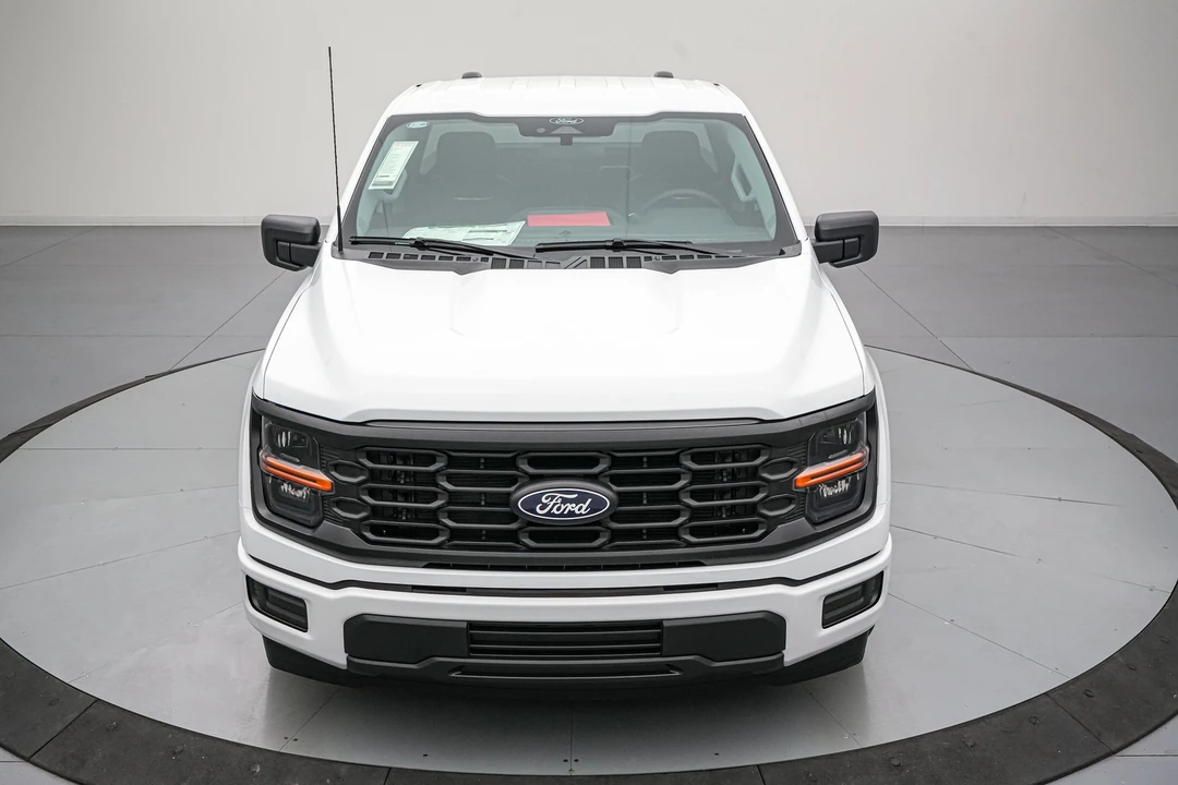 2026 Ford F-150 Lightning 14th Gen - Image 12 of 31