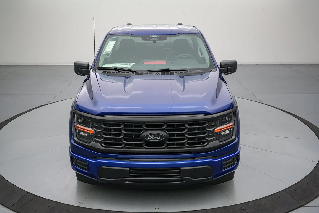 2026 Ford F-150 Lightning 14th Gen - Image 12 of 31