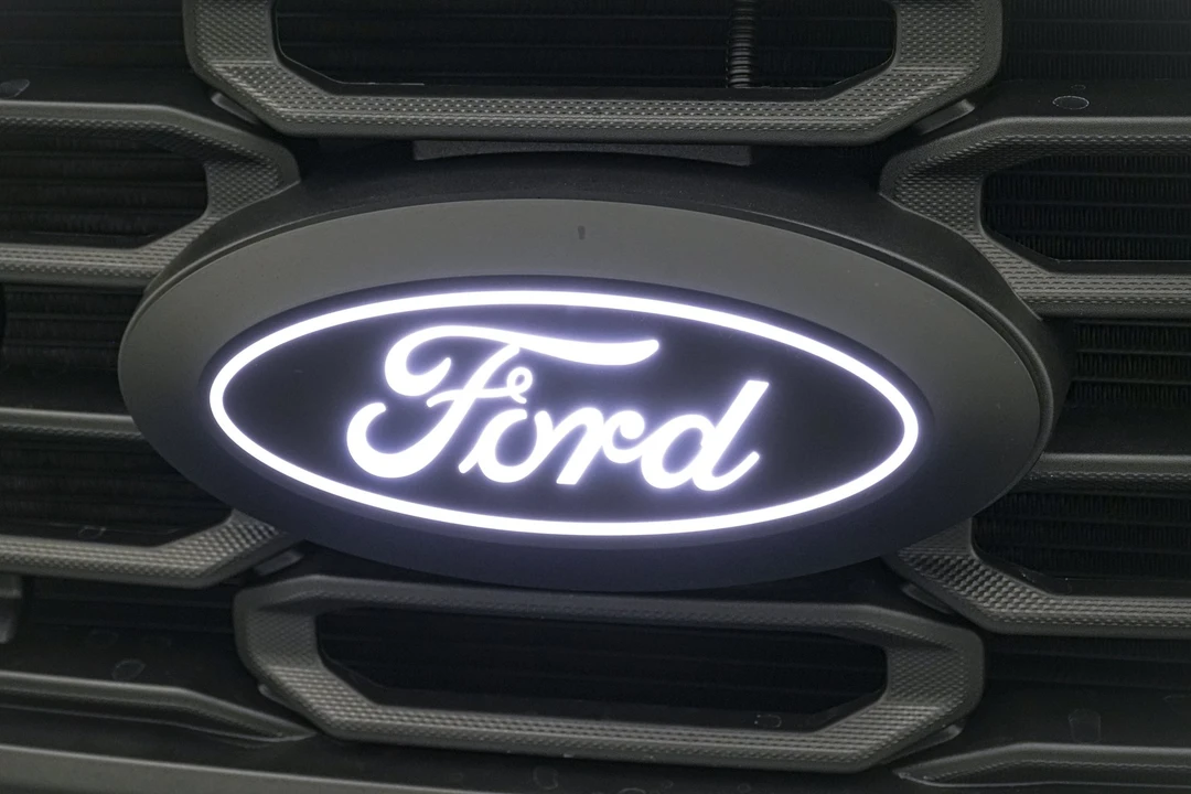 2026 Ford F-150 Lightning 14th Gen - Image 13 of 31