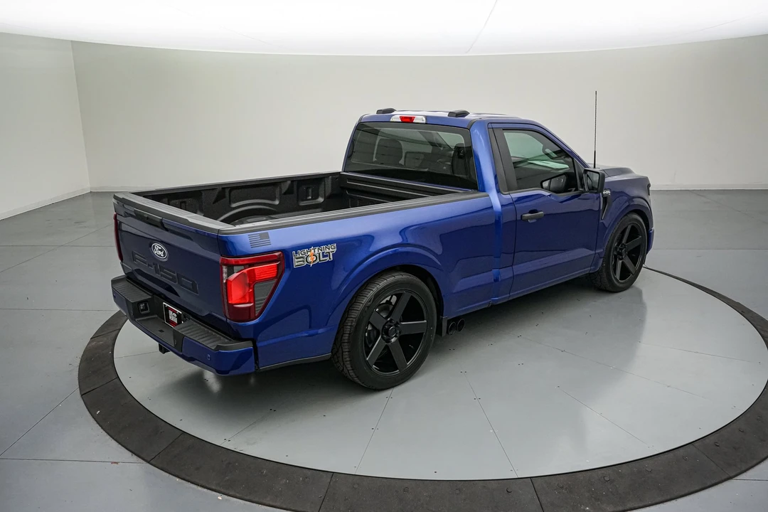 2026 Ford F-150 Lightning 14th Gen - Image 6 of 31