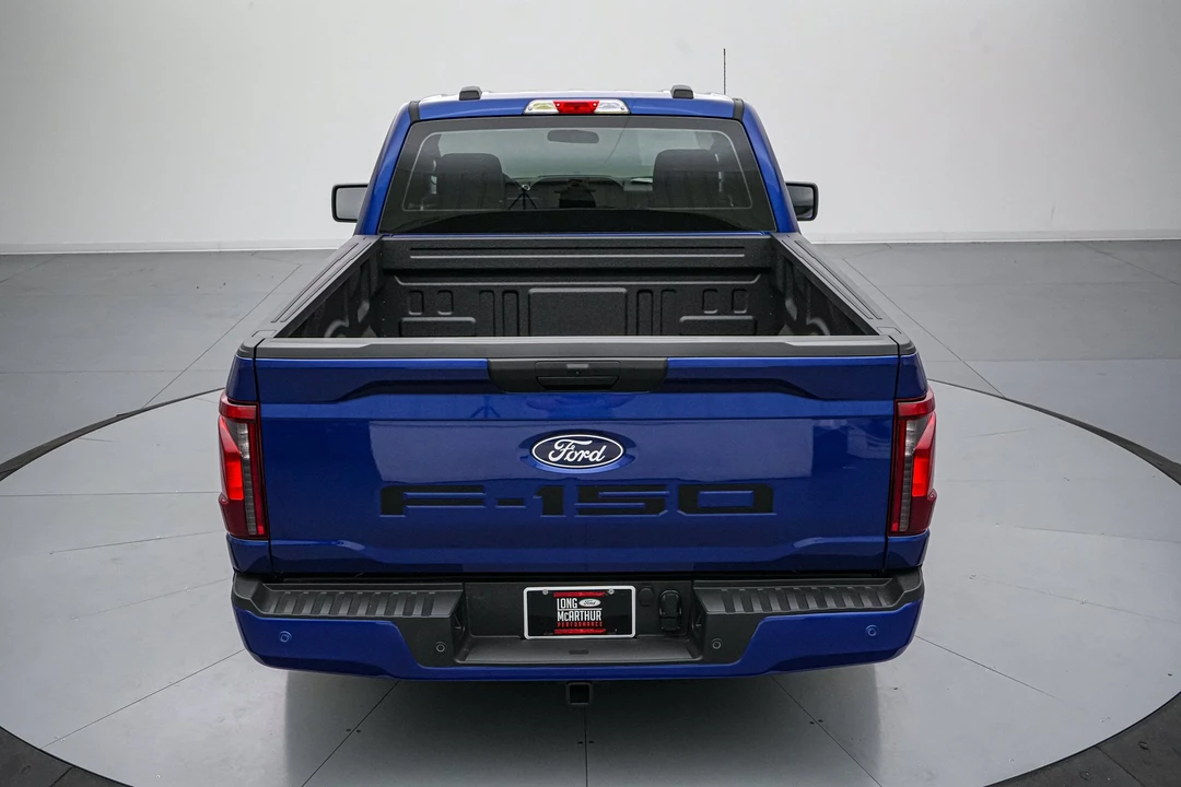 2026 Ford F-150 Lightning 14th Gen - Image 7 of 31