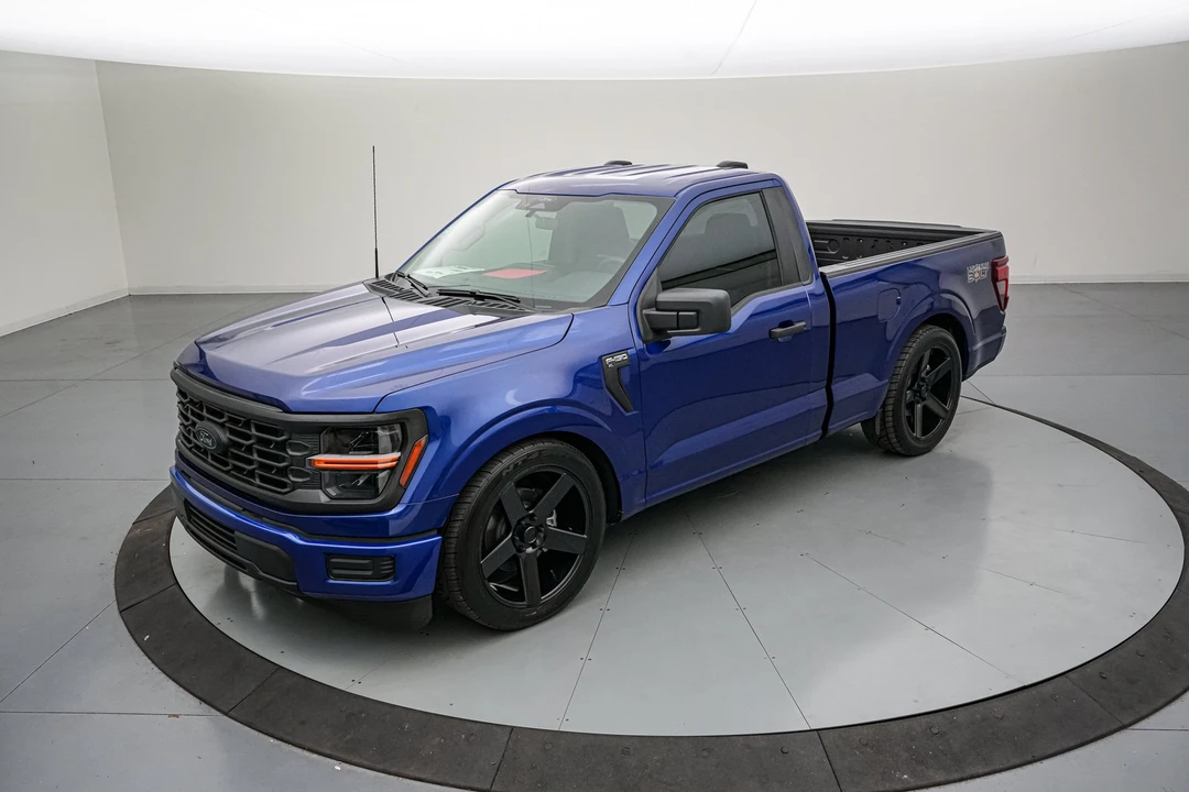 2026 Ford F-150 Lightning 14th Gen - Image 11 of 31