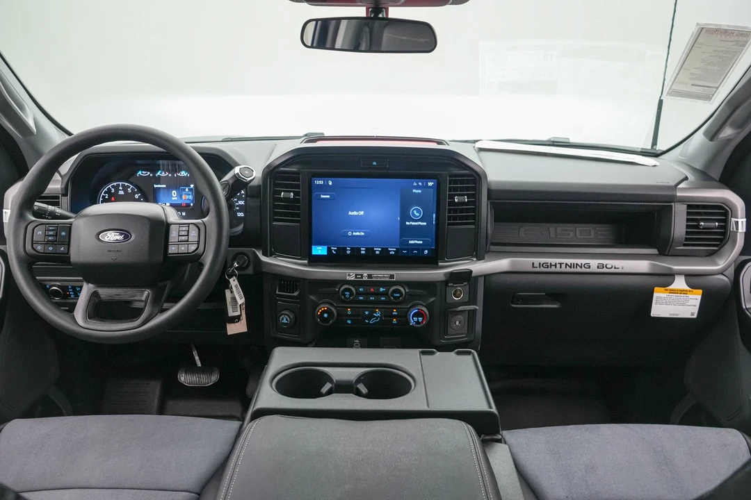 2026 Ford F-150 Lightning 14th Gen - Image 28 of 31