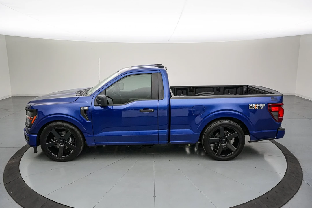 2026 Ford F-150 Lightning 14th Gen - Image 10 of 31