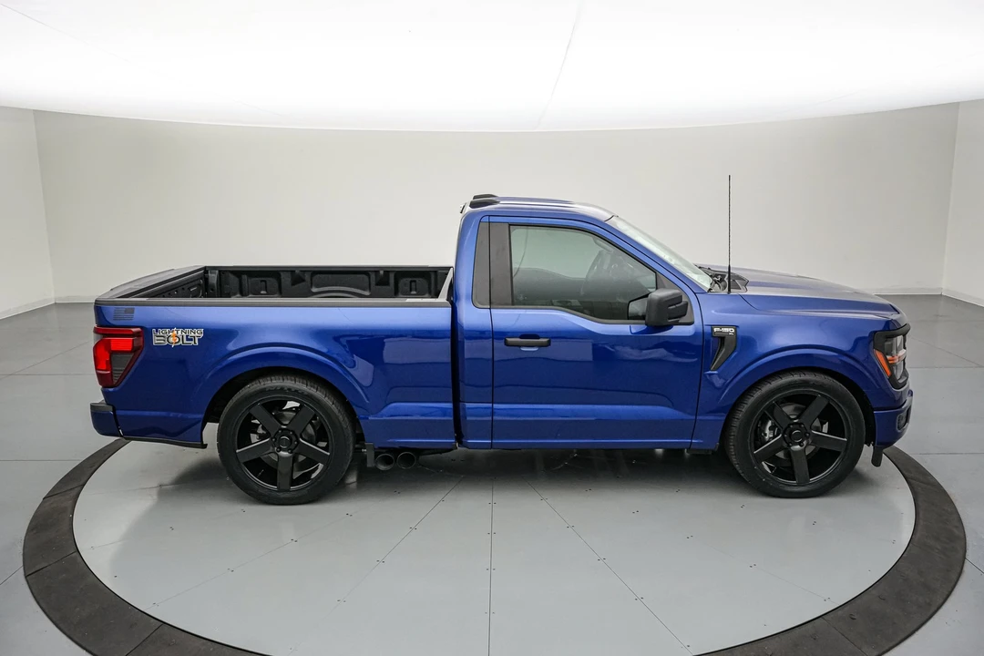 2026 Ford F-150 Lightning 14th Gen - Image 5 of 31