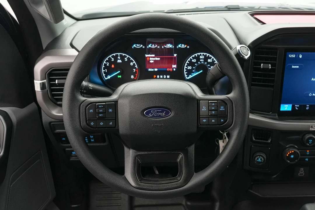 2026 Ford F-150 Lightning 14th Gen - Image 26 of 31