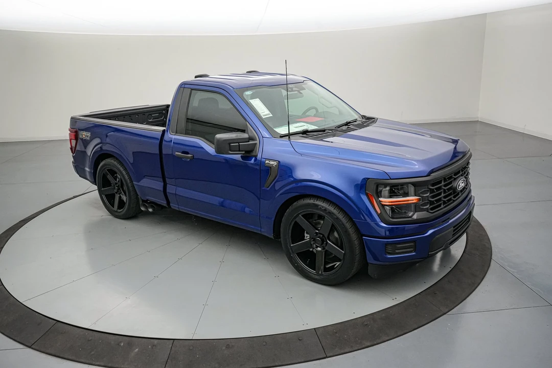 2026 Ford F-150 Lightning 14th Gen - Image 4 of 31