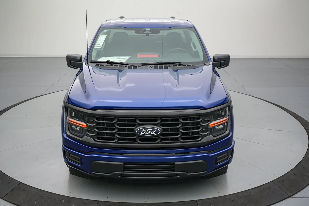 2026 Ford F-150 Lightning 14th Gen - Image 12 of 31