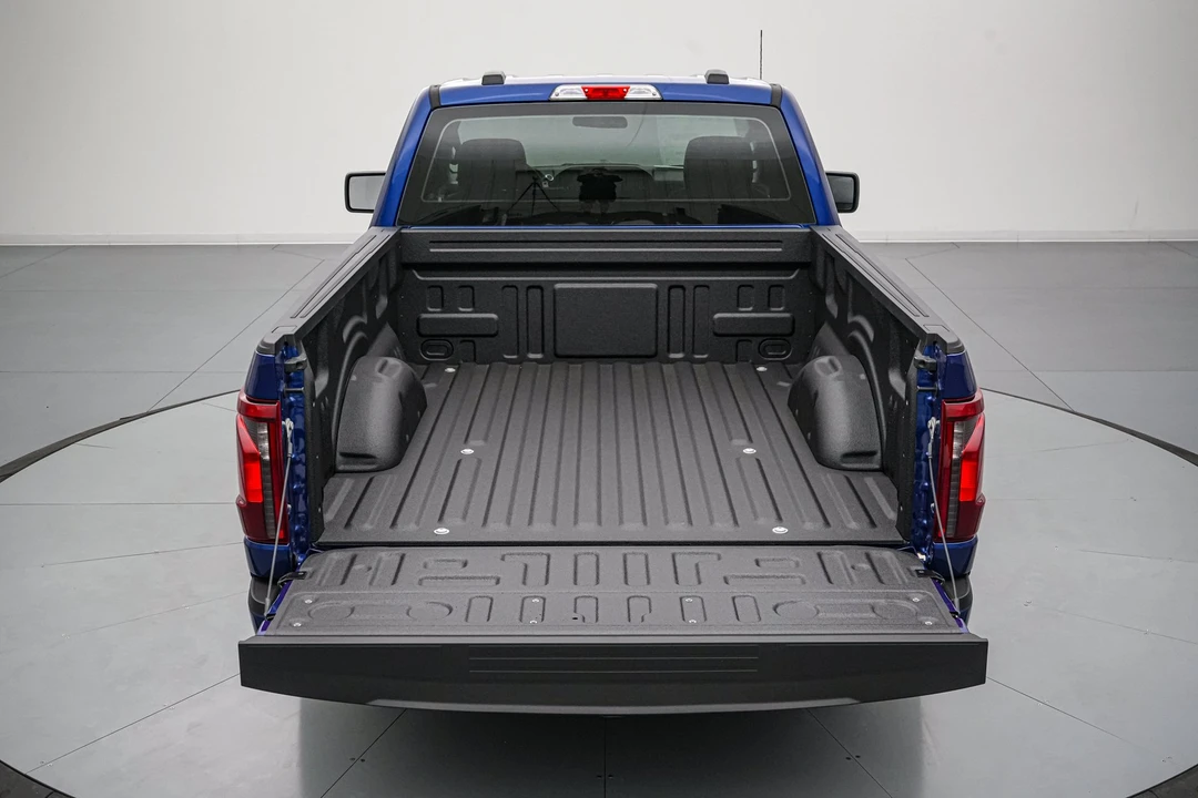 2026 Ford F-150 Lightning 14th Gen - Image 8 of 31