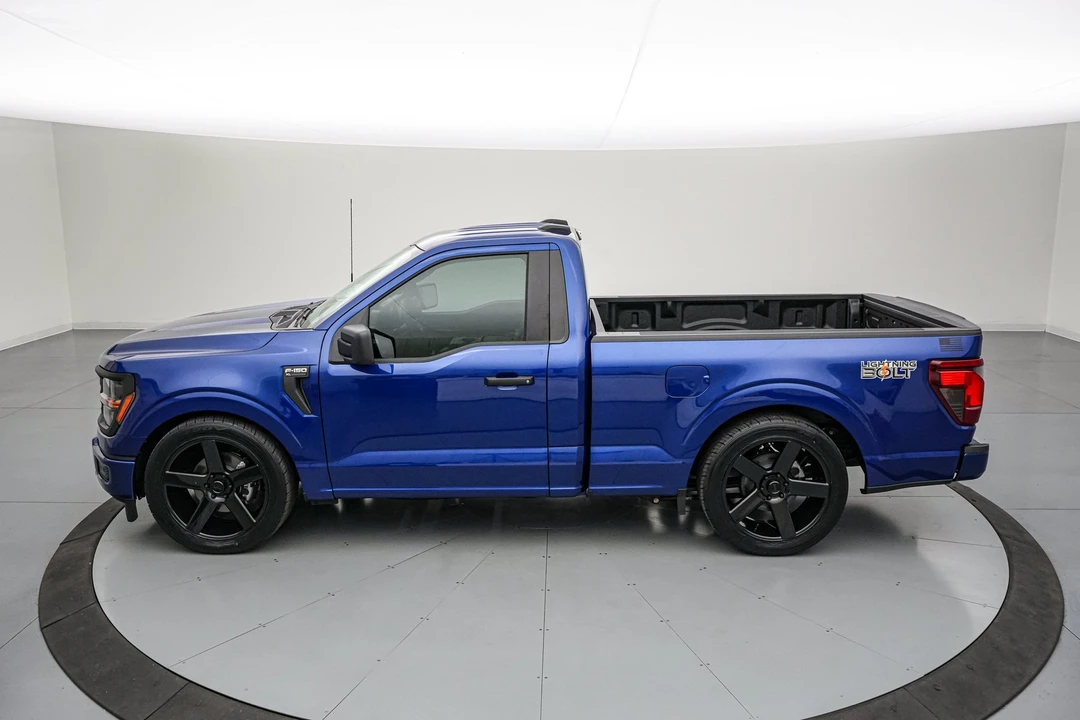 2026 Ford F-150 Lightning 14th Gen - Image 10 of 31