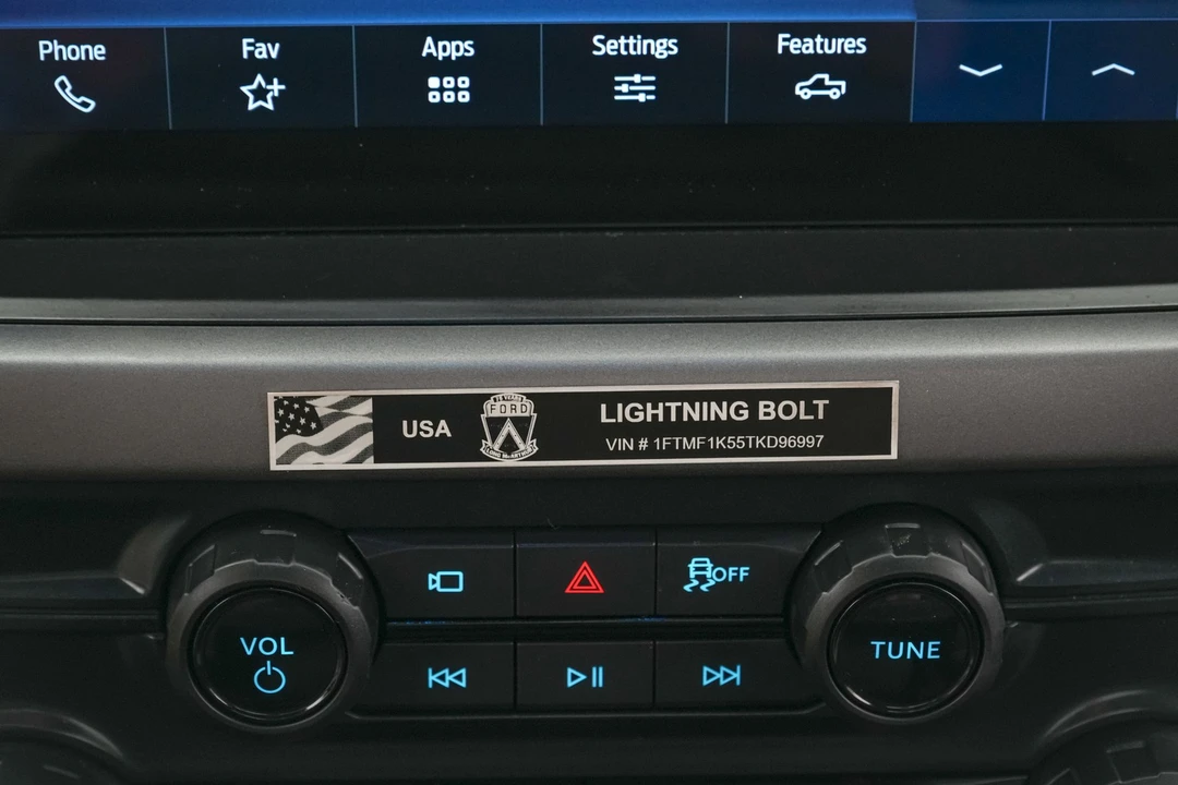 2026 Ford F-150 Lightning 14th Gen - Image 29 of 31
