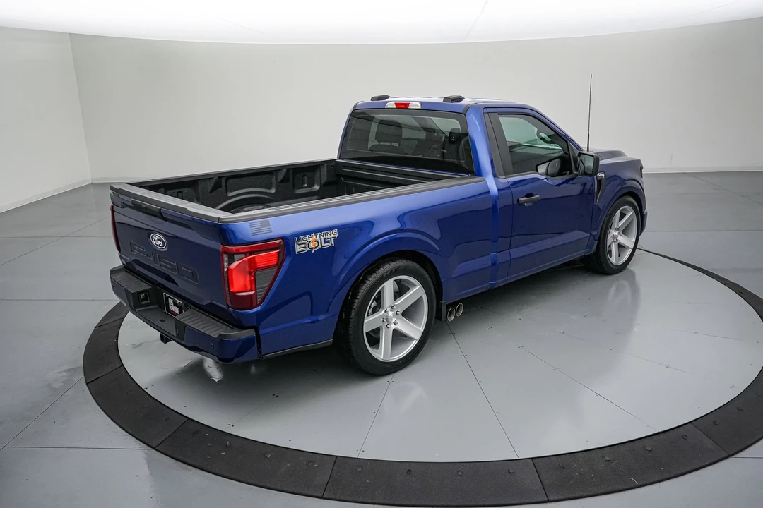 2026 Ford F-150 Lightning 14th Gen - Image 6 of 31