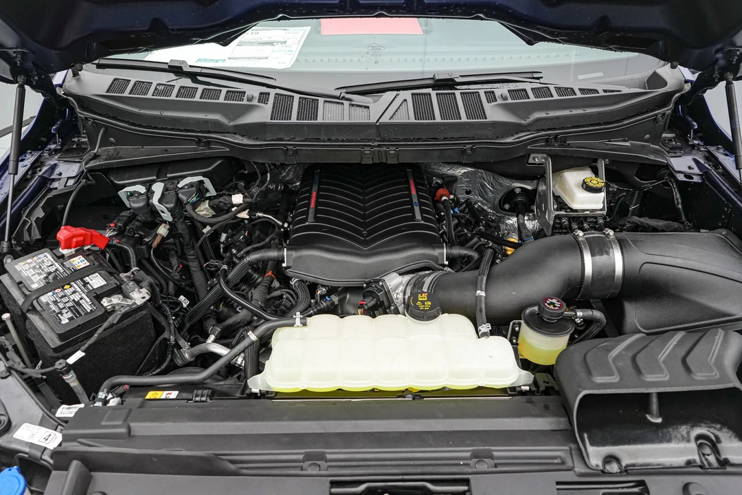 2026 Ford F-150 Lightning 14th Gen - Image 14 of 31