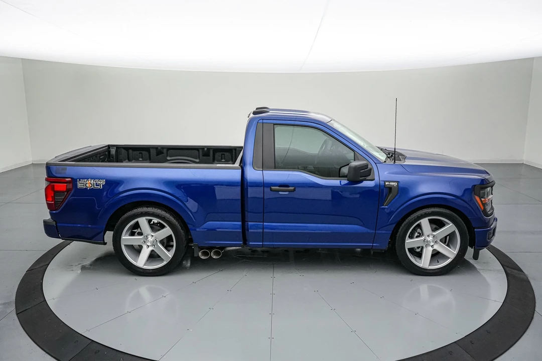 2026 Ford F-150 Lightning 14th Gen - Image 5 of 31