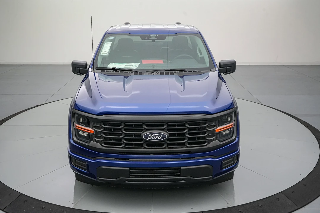 2026 Ford F-150 Lightning 14th Gen - Image 12 of 31