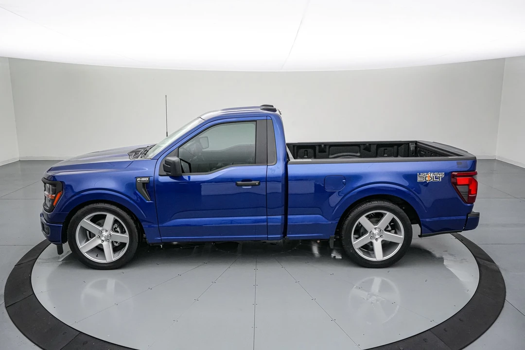 2026 Ford F-150 Lightning 14th Gen - Image 10 of 31