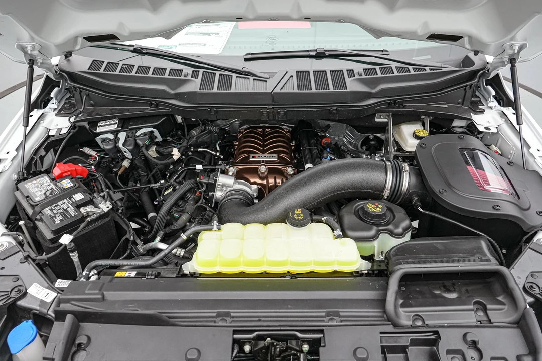 2026 Ford F-150 Lightning 14th Gen - Image 14 of 31