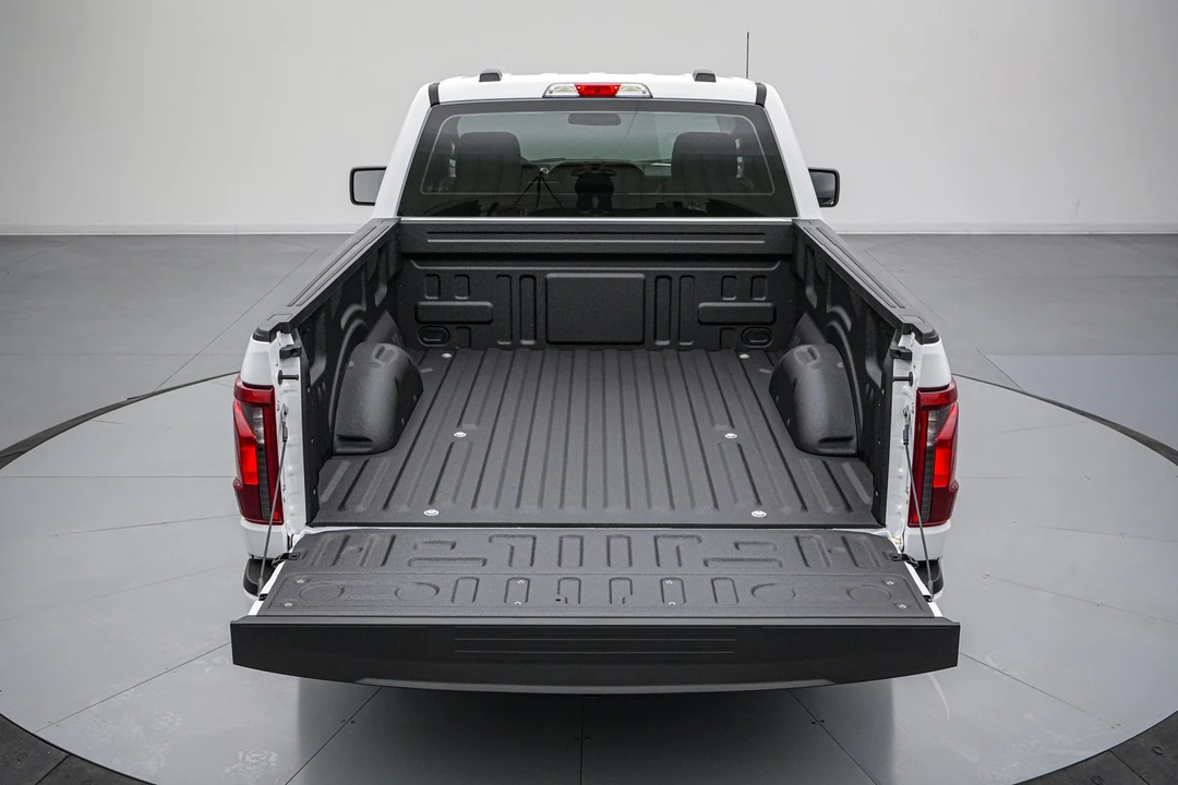 2026 Ford F-150 Lightning 14th Gen - Image 8 of 31