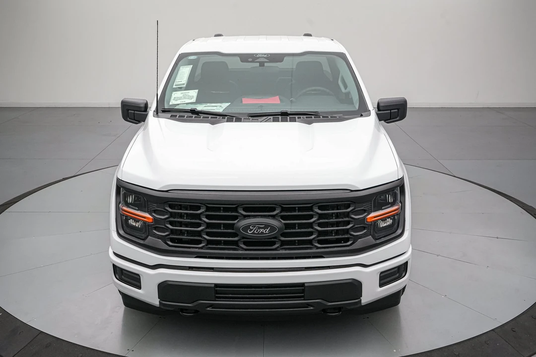 2026 Ford F-150 Lightning 14th Gen - Image 12 of 31