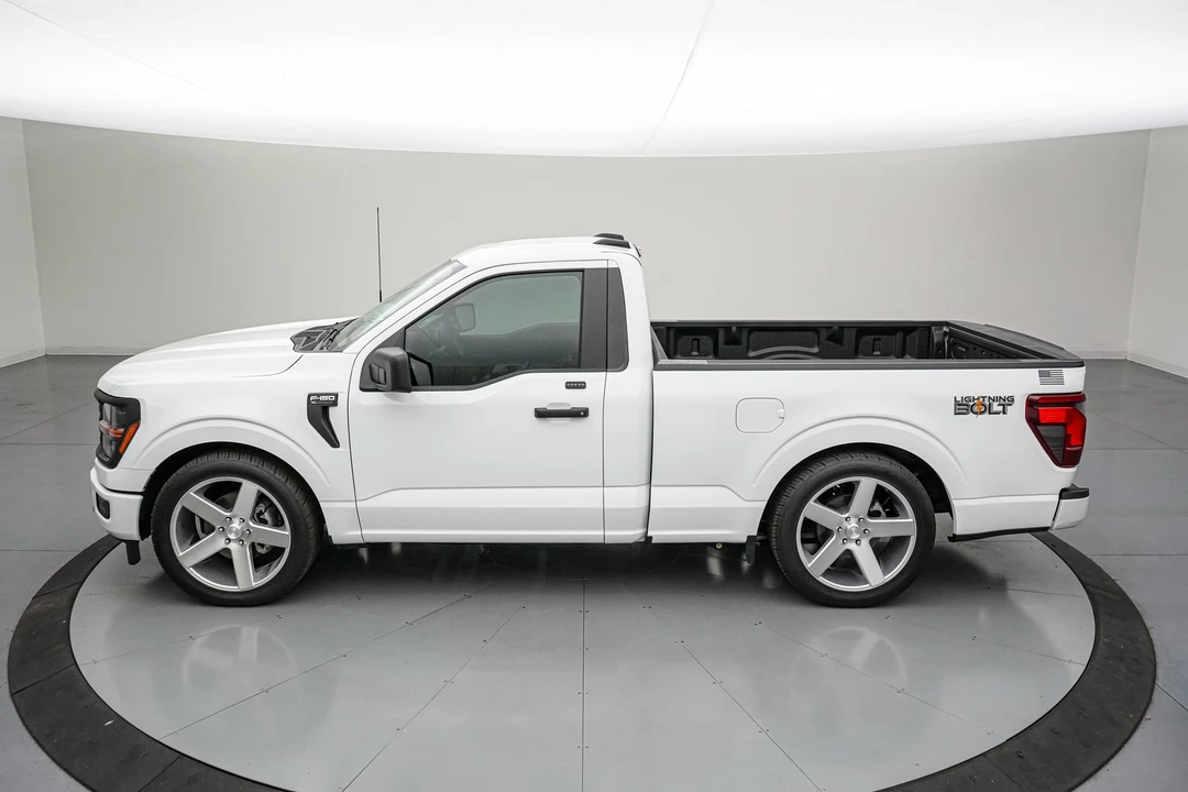 2026 Ford F-150 Lightning 14th Gen - Image 10 of 31