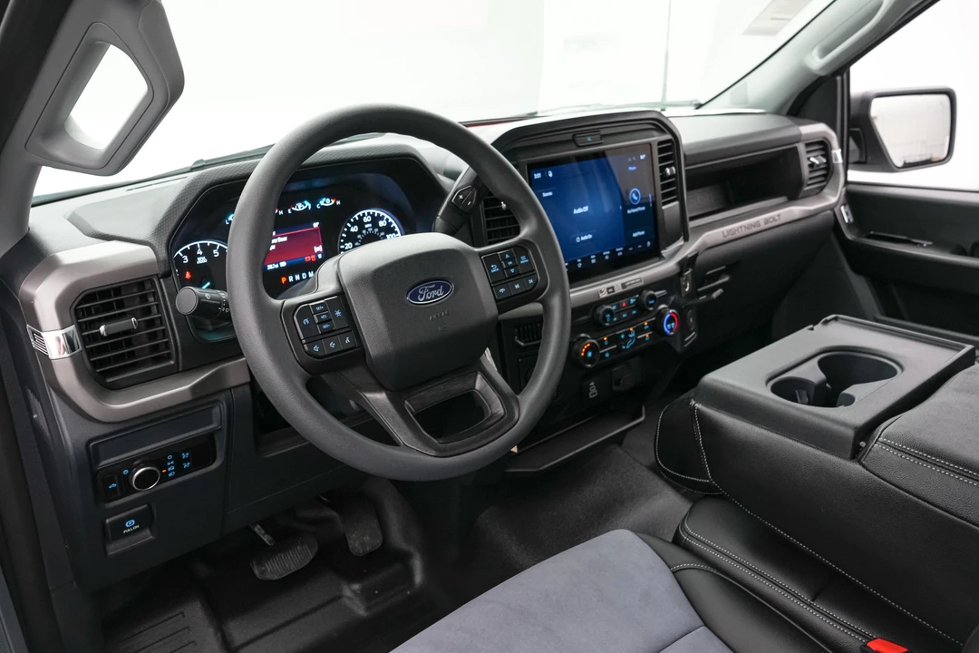 2026 Ford F-150 Lightning 14th Gen - Image 27 of 31