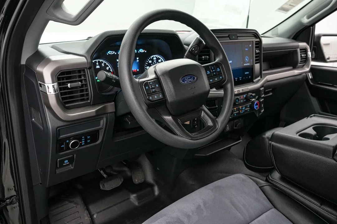 2026 Ford F-150 Lightning 14th Gen - Image 24 of 31