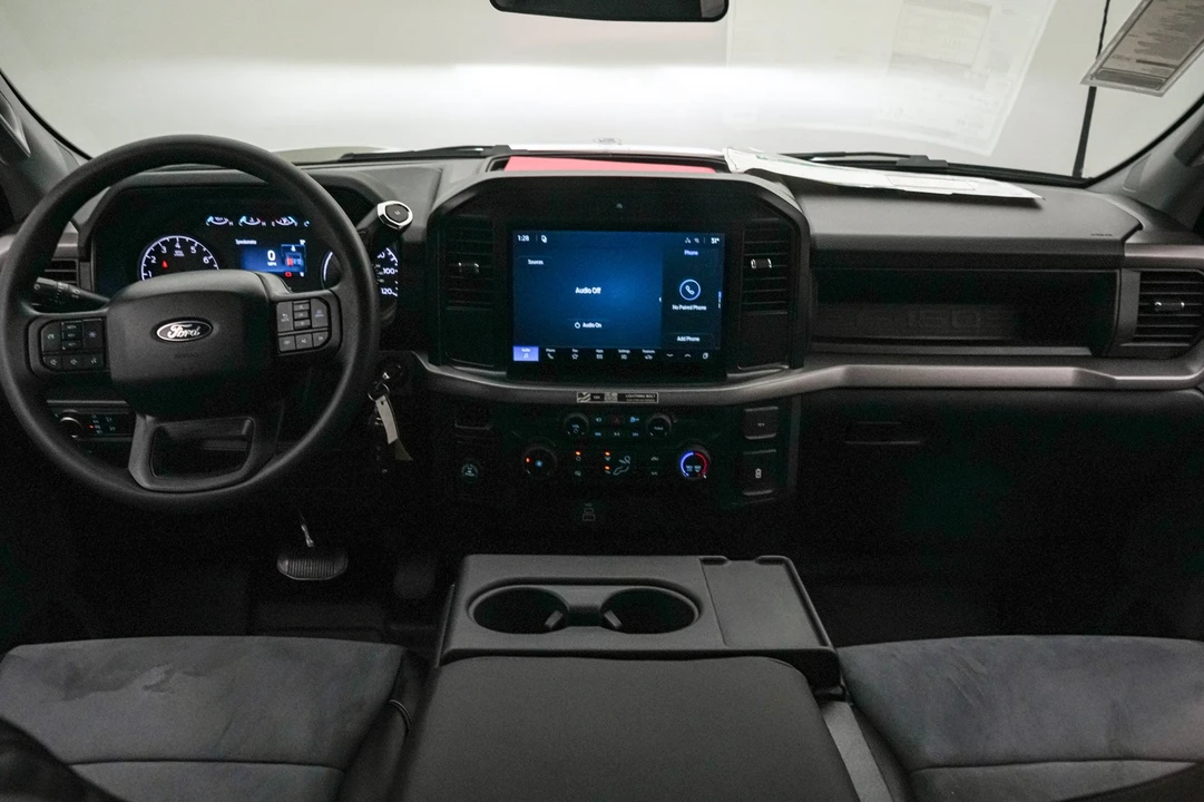 2026 Ford F-150 Lightning 14th Gen - Image 26 of 31
