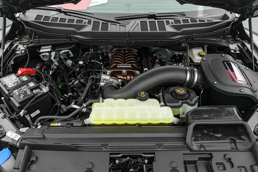 2026 Ford F-150 Lightning 14th Gen - Image 14 of 31