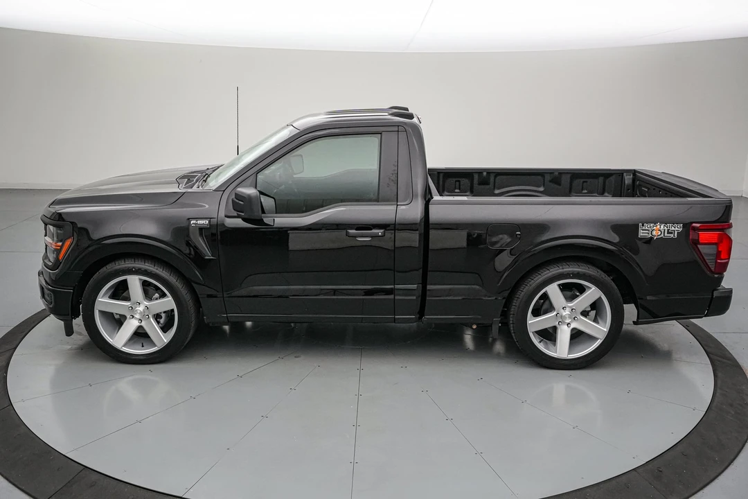 2026 Ford F-150 Lightning 14th Gen - Image 10 of 31