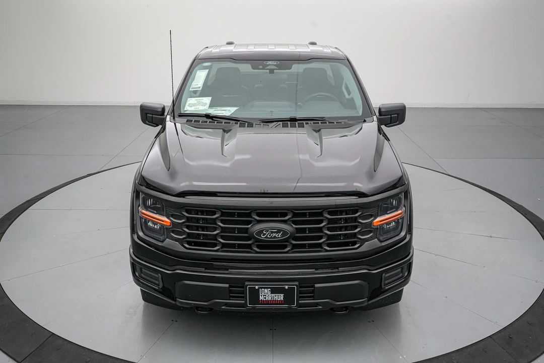 2026 Ford F-150 Lightning 14th Gen - Image 12 of 31