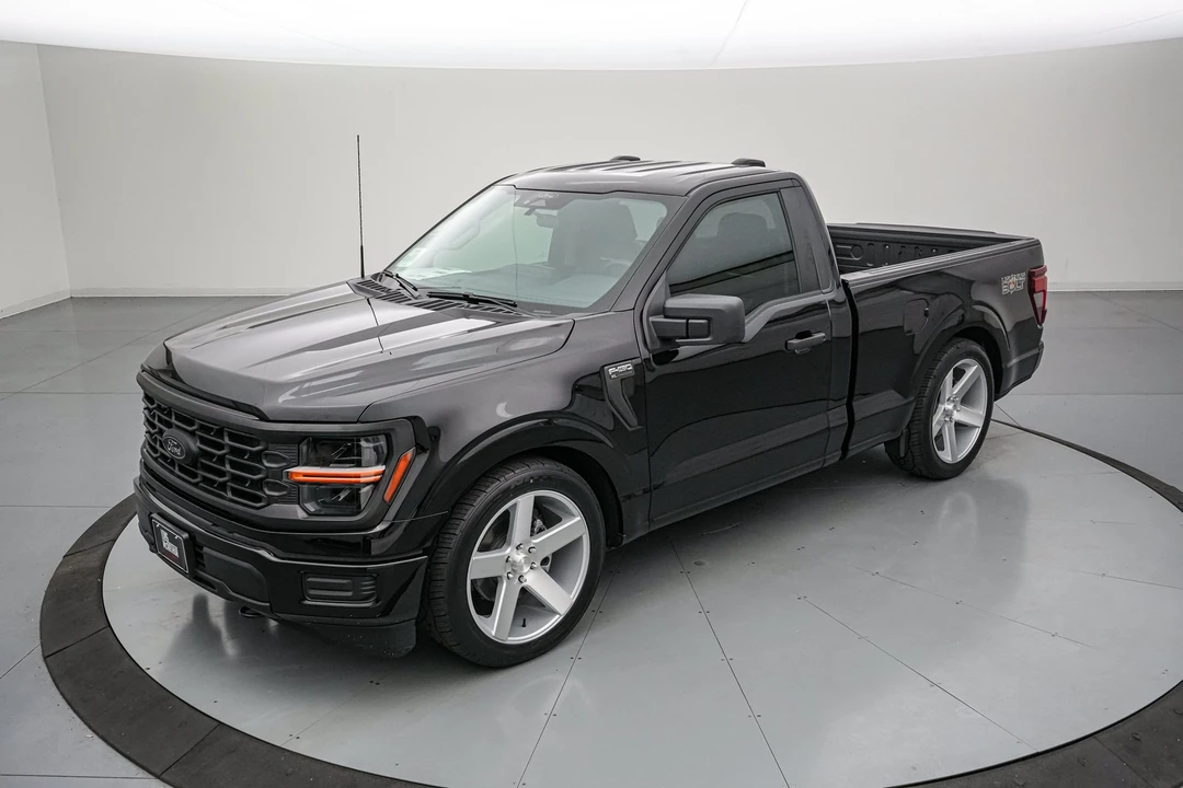 2026 Ford F-150 Lightning 14th Gen - Image 11 of 31